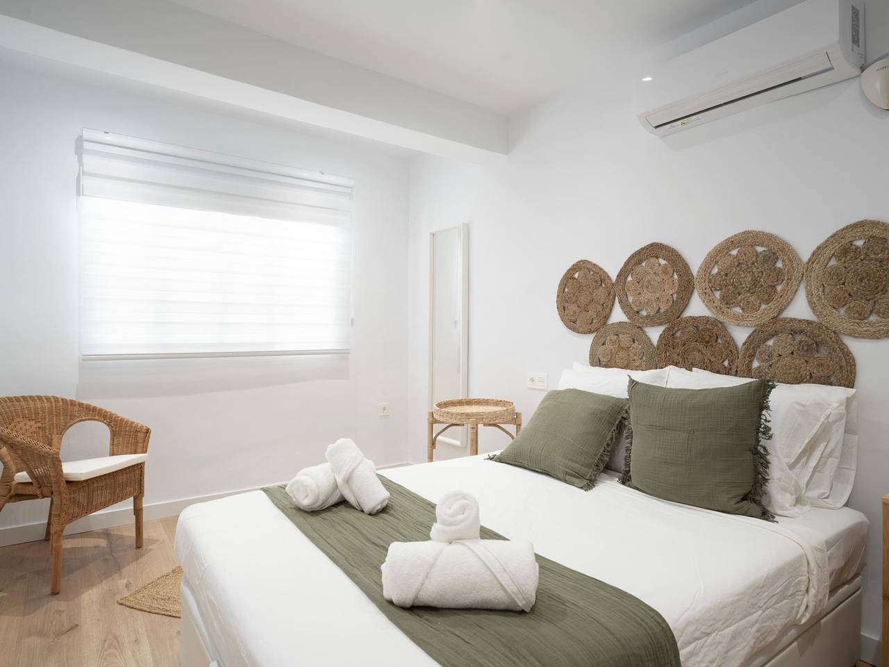 Apartamento inteiro, Apartamento de lujo cerca del centro y estaciones de transporte, ideal para familias y parejas in Chana (Granada), Granada