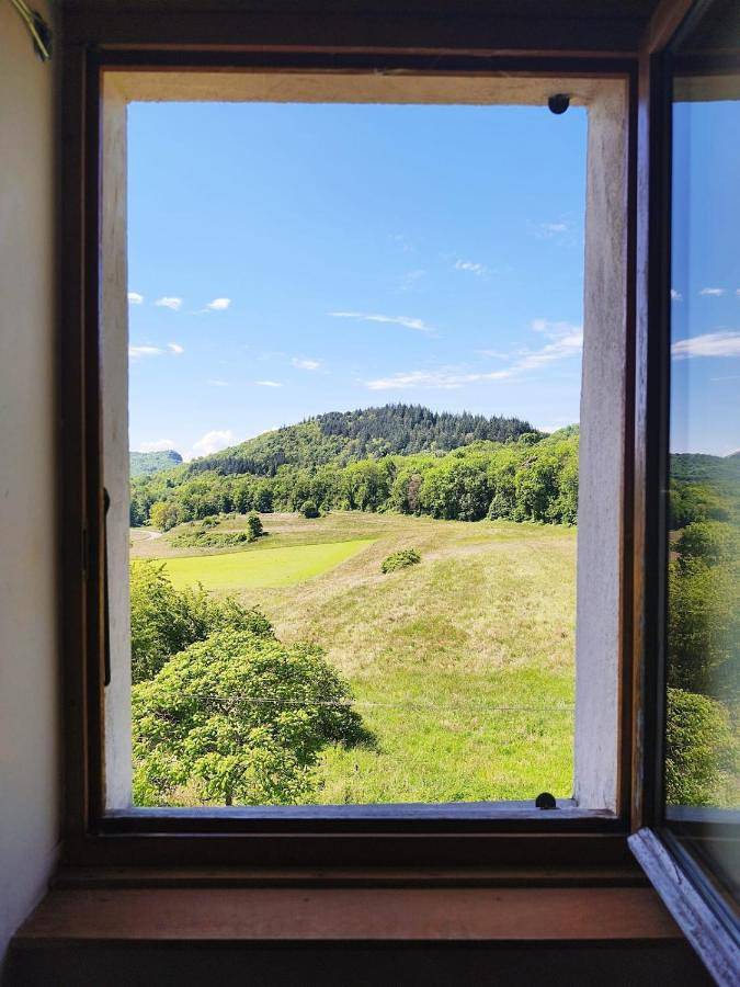 Location de vacances pour 8 personnes, avec jardin et vue dans Saint-Pierre-de-Curtille - 3