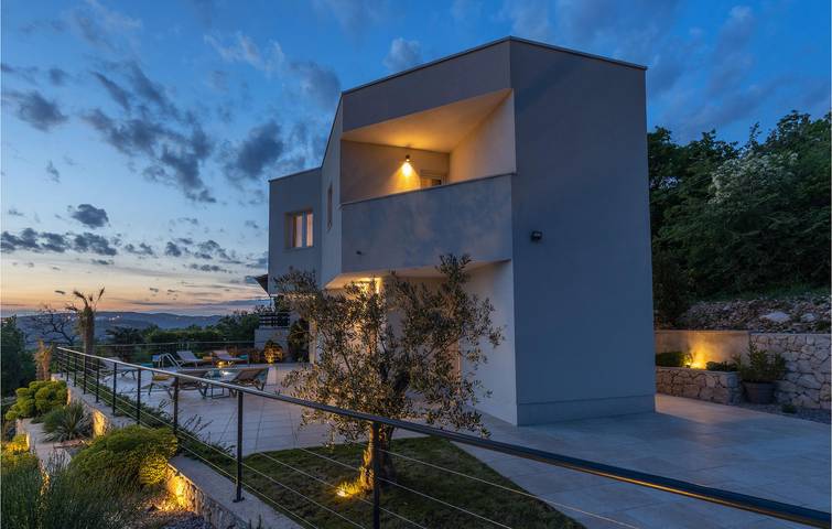 Location de vacances pour 5 personnes, avec jardin et terrasse à Kraljevica - 2