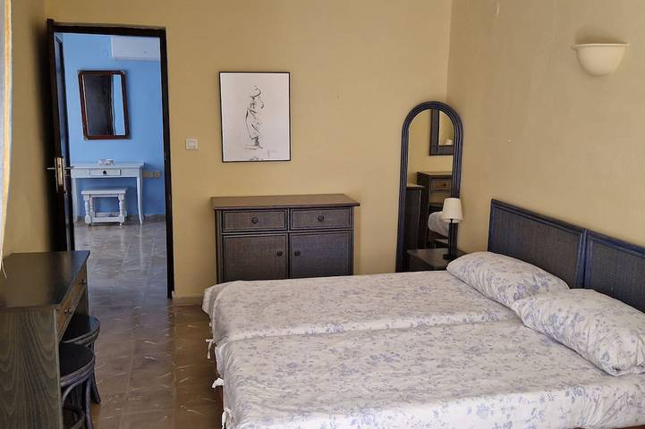 Location de vacances pour 6 personnes, avec jardin, animaux acceptés à Cala Tarida - 2