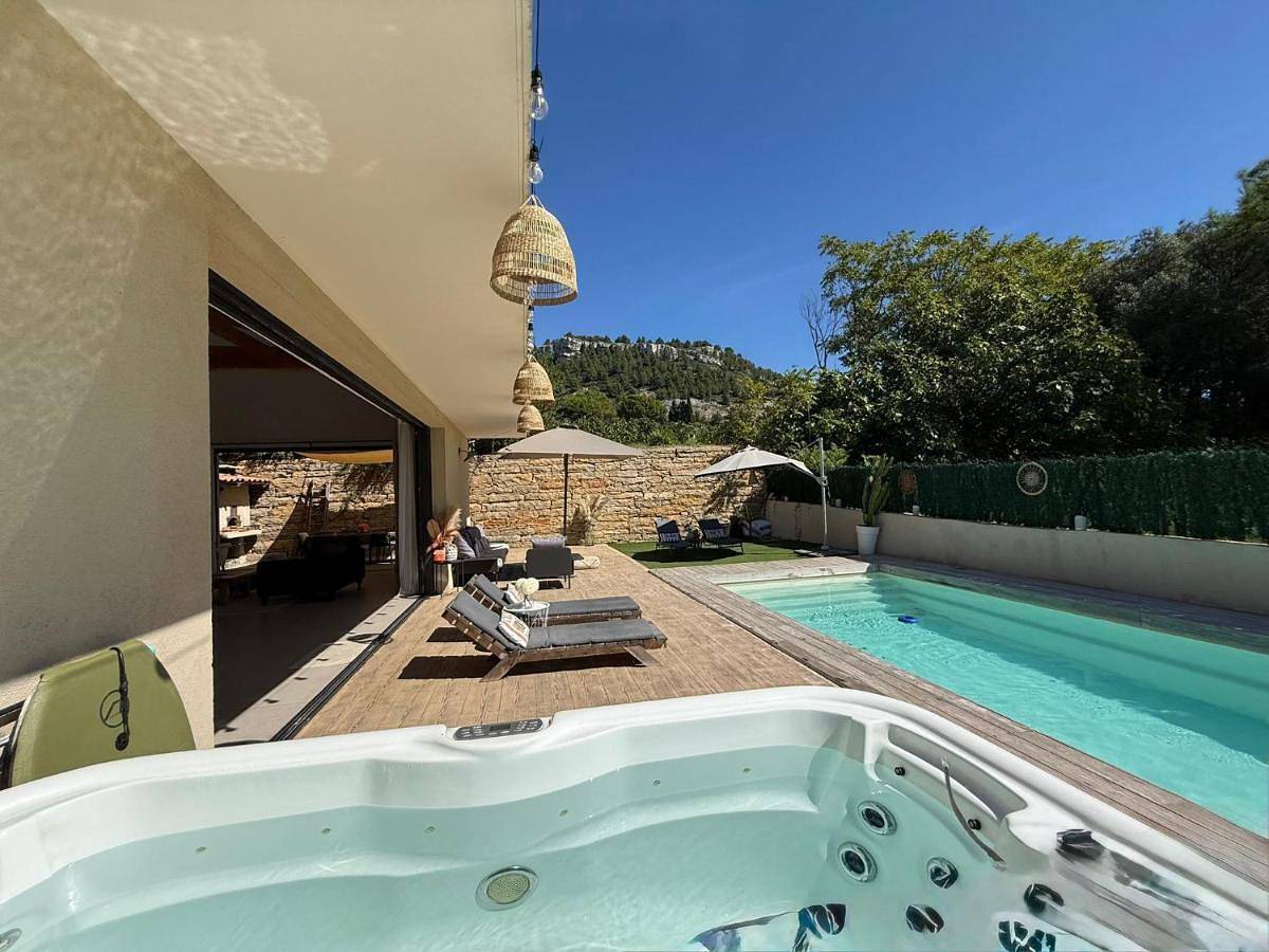 Three-Bedroom Villa in Cassis, Parc national des Calanques