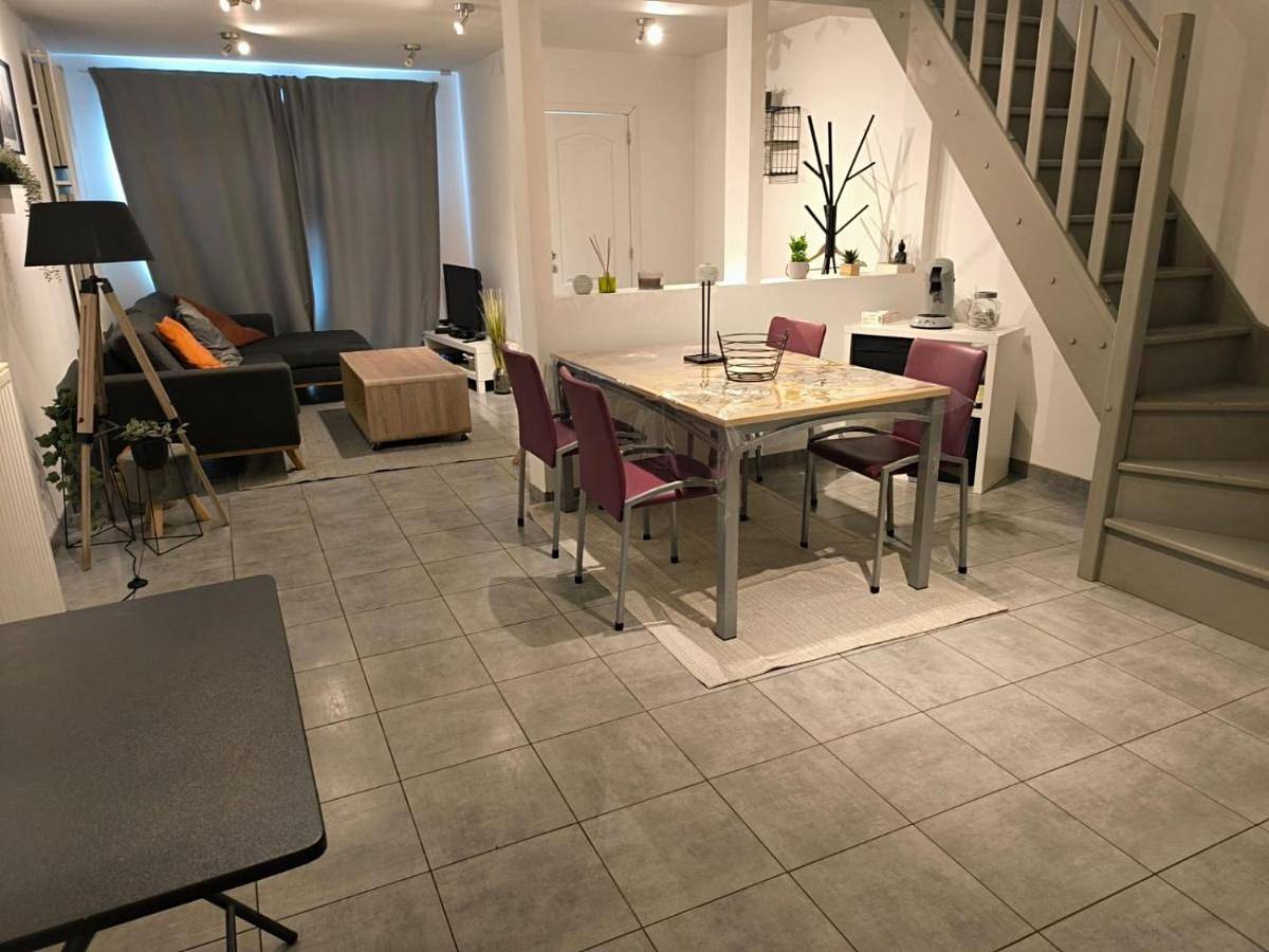 Appartement entier, Charmante maison 2 chambres à Obourg-Mons Engyh house2 in Mons (Hennegau), Hainaut