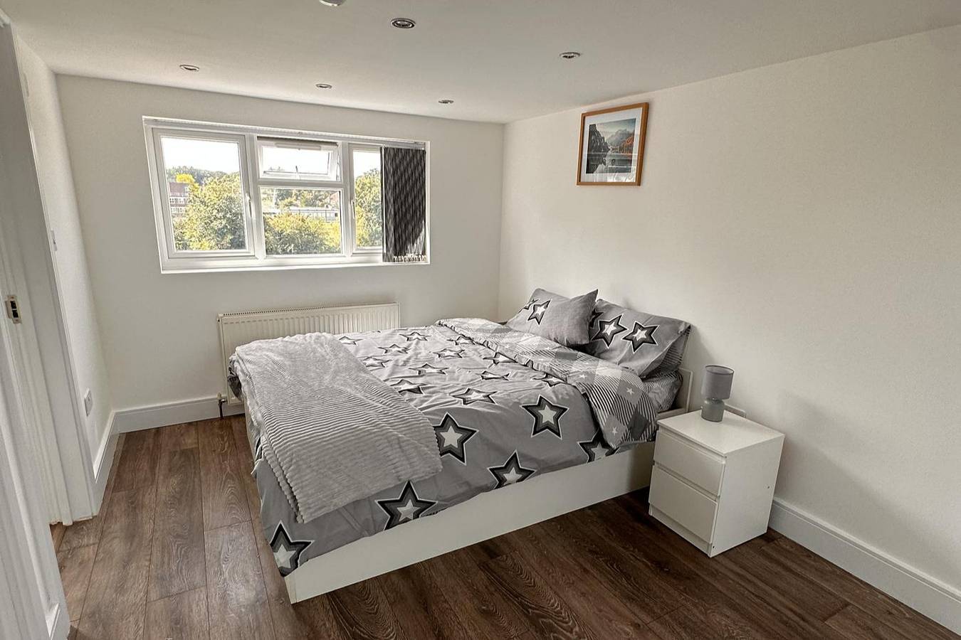 Holiday Home for 14 People in Hillingdon, London