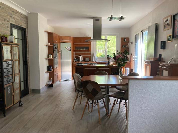 Location de vacances pour 7 personnes, avec piscine ainsi que terrasse et jardin à Mulsanne - 4