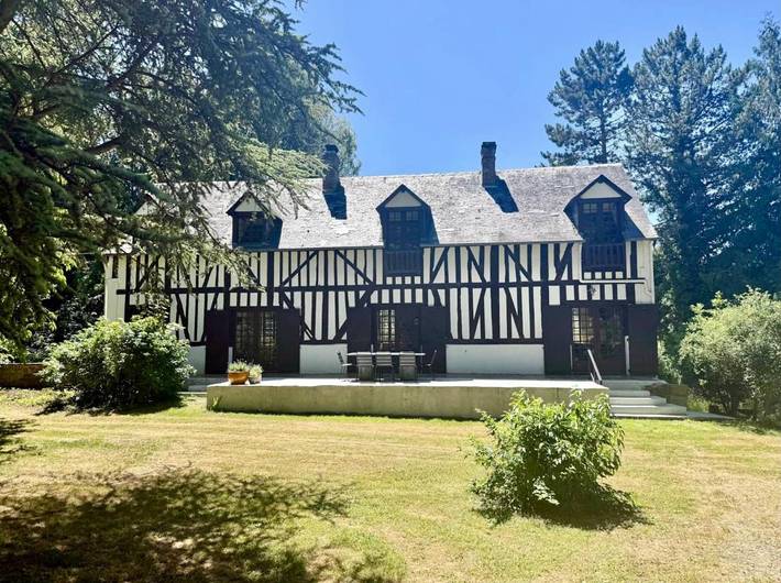 Location de vacances pour 7 personnes, avec vue et jardin à Aubry-le-Panthou