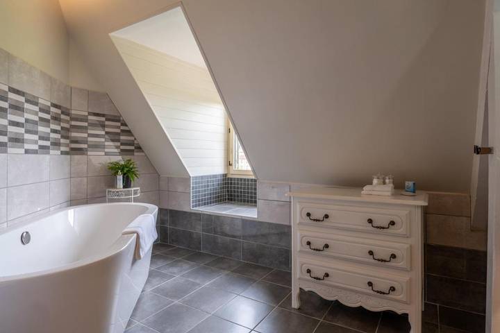 Location de vacances pour 2 personnes, avec jardin ainsi que vue et piscine dans Beaumontois en Périgord - 4