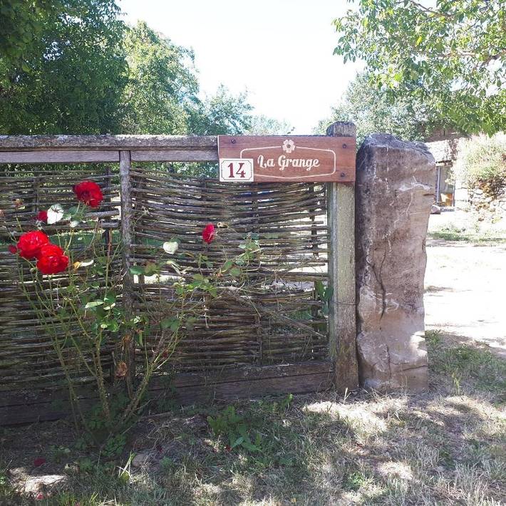 Maison de campagne pour 10 personnes, avec Terrasse ainsi que Jardin et Vue à Saint-Laurent-d'Olt - 3