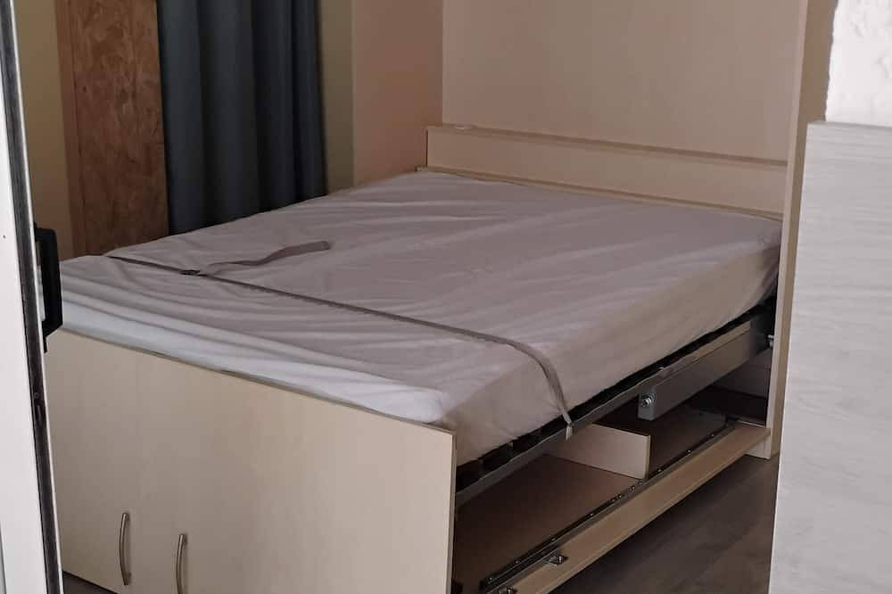 Appartement entier, Appartement T1 28m2 en Rdc de notre habitation avec jardin et piscine commune. in Cabestany, Côte méditerranéenne (France)