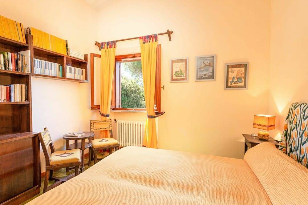 Wonderful private villa for 10 people with Wifi, A/C, Tv, terrace and pets allowed in Castiglione della Pescaia, Grosseto Province