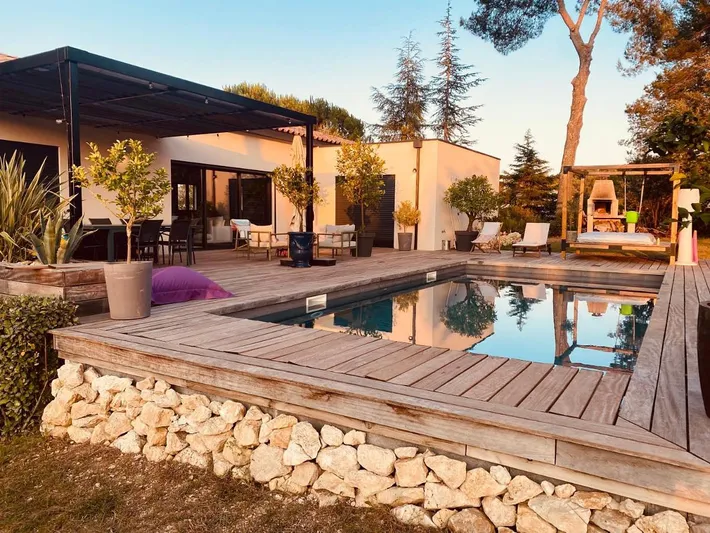 Chalet para 5 personas, con jardín y vistas además de piscina y terraza - 1