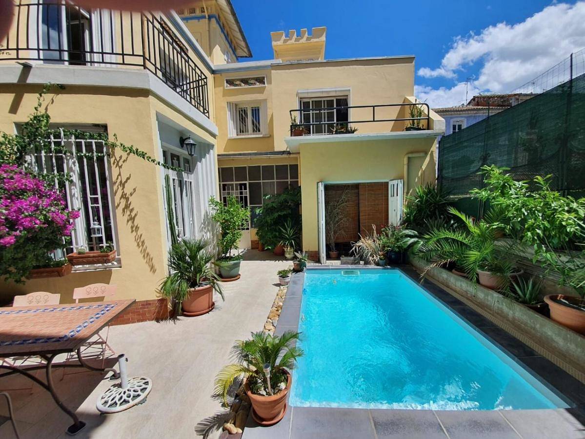 Queen Suite in Narbonne, Côte méditerranéenne (France)