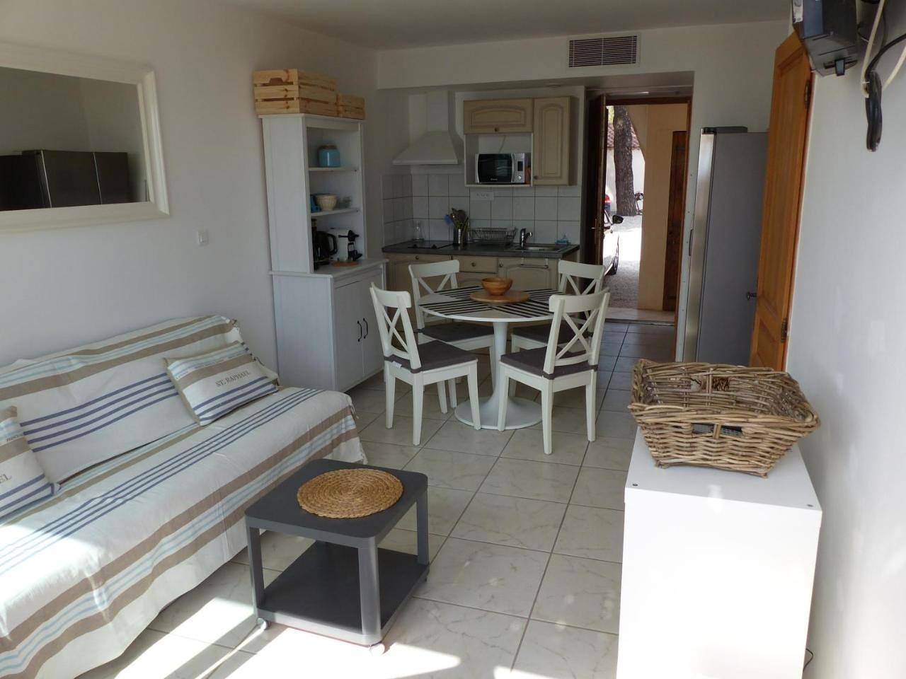 Appartement entier, Apartment with Sea View in La Croix-Valmer, Parc national de Port-Cros