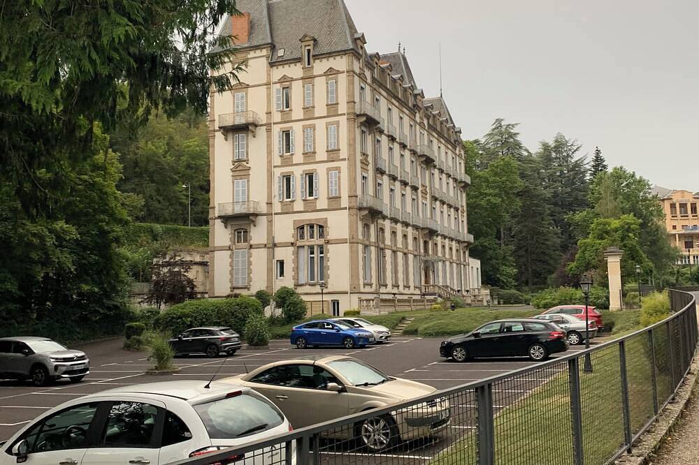 Entire apartment, Vacations with family and friends in the heart of Saint-Nectaire in Saint-Nectaire, Volcans d'Auvergne Regional Nature Park