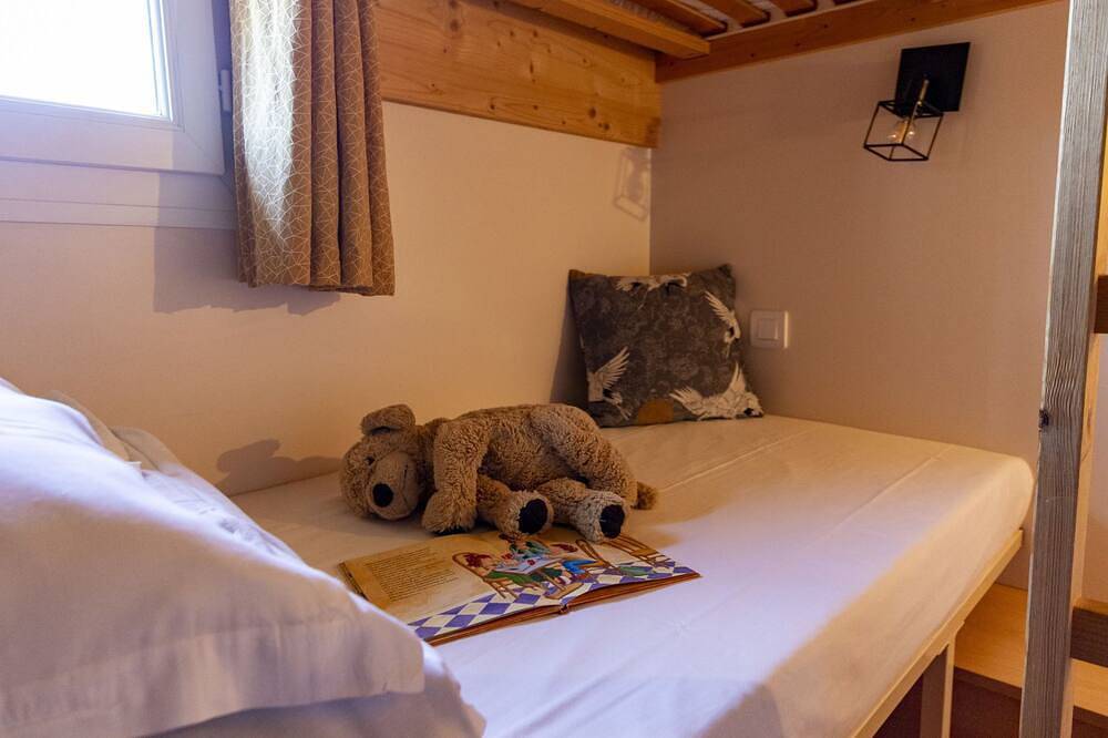 Domaine de Sévenier Chêne Blanc by Interhome in Lagorce, Ardèche