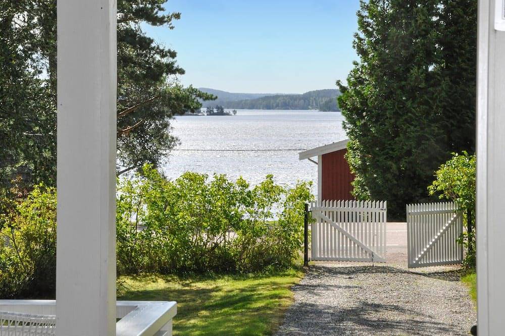 Gorgeous home in Lennartfors Sverige in Dalslands Canal