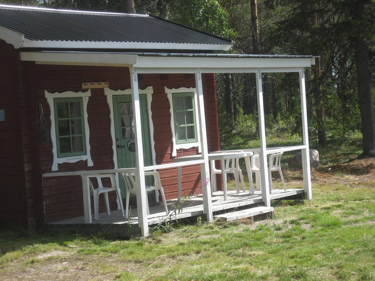 Schwedisches Holzhaus mit Grill und Terrasse in Lappland (Schweden)