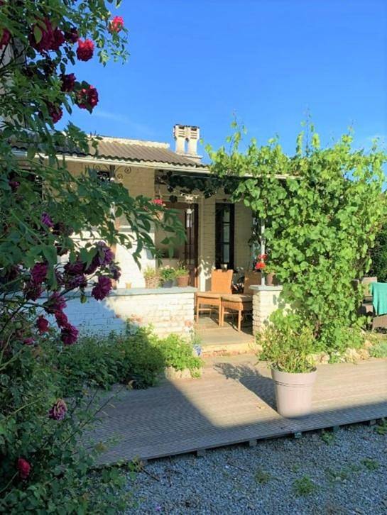 Gîte pour 2 personnes, avec jardin dans Godinne