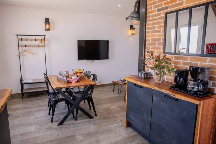 Gîte If: Holiday Home with Wi-Fi in Neuvy, Centre-Val de Loire in Sologne