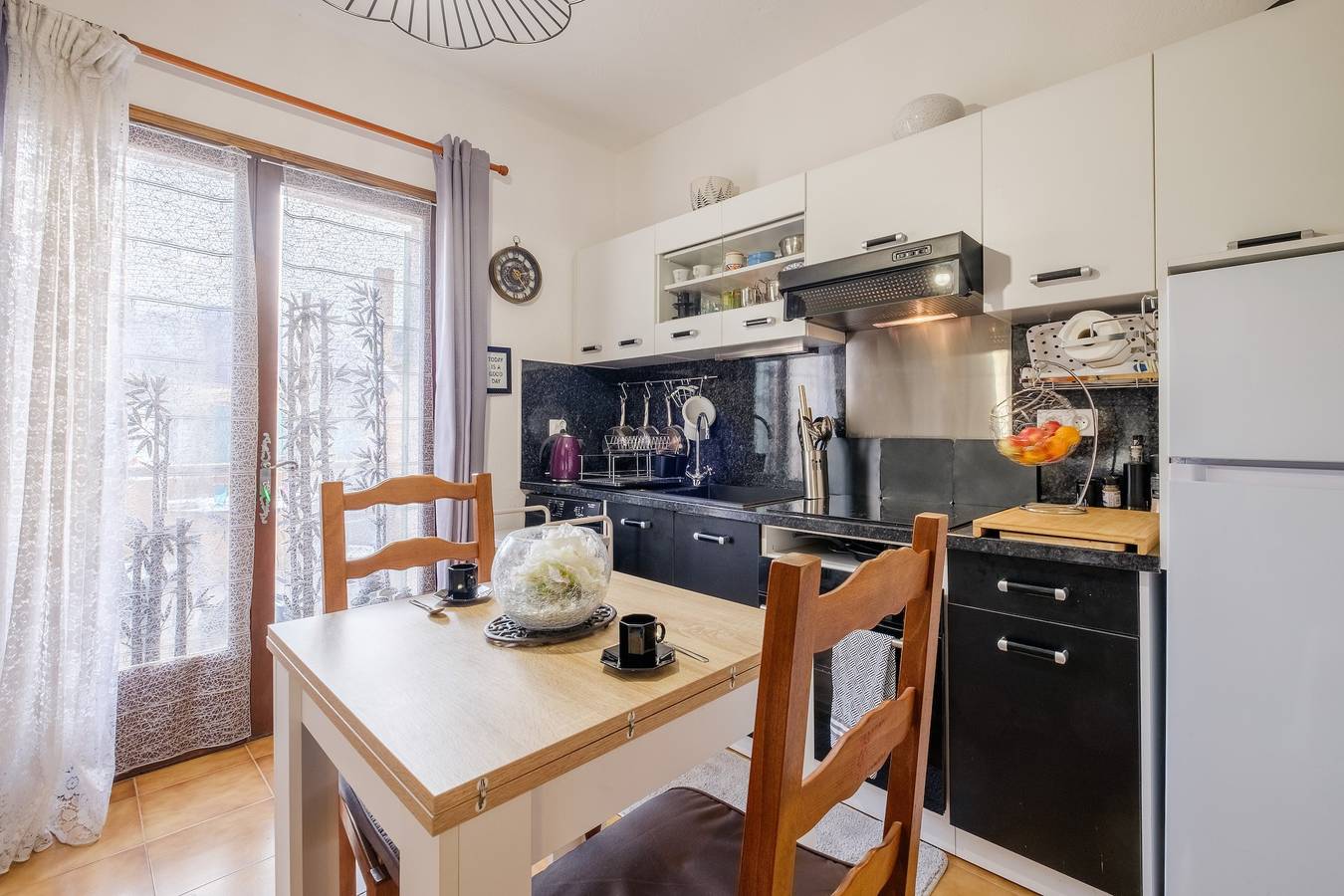 Apartamento entero, Apartamento 'Vallon Des Prés' con Terraza Privada, Jardín Compartido y Wi-Fi in Villeneuve-Loubet, Costa mediterránea (Francia)