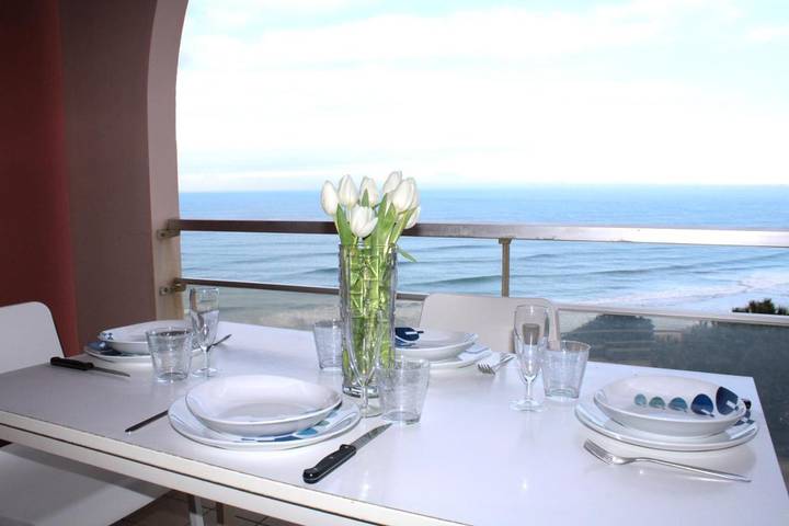 Gîte pour 4 personnes, avec vue ainsi que piscine et balcon dans Golf Biarritz Le Phare - 3