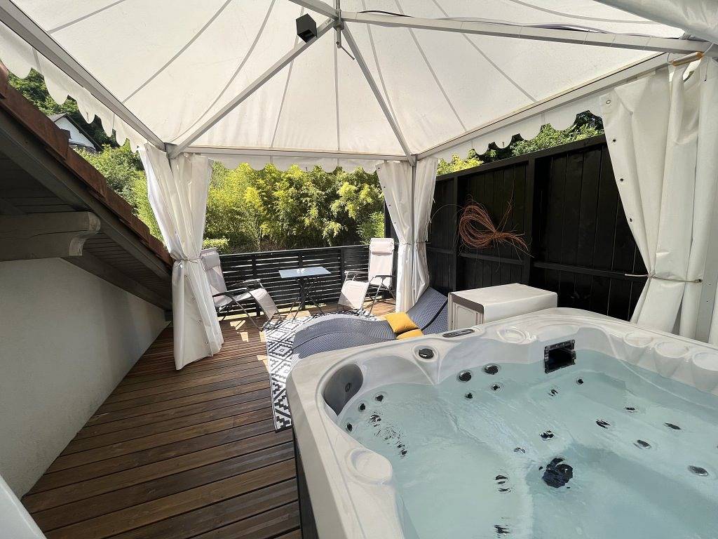 Suite Verte Vallée, avec spa privatif, séjour Zen in Meisenthal, Sarreguemines