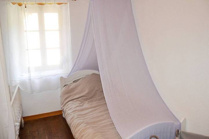 Location de vacances pour 5 personnes, avec terrasse et jardin, animaux acceptés à Ally - 4