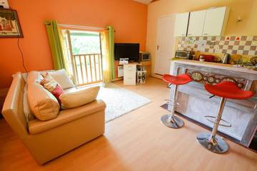 Gîte pour 4 personnes, avec jardin ainsi que jacuzzi et piscine à Villemur-sur-Tarn