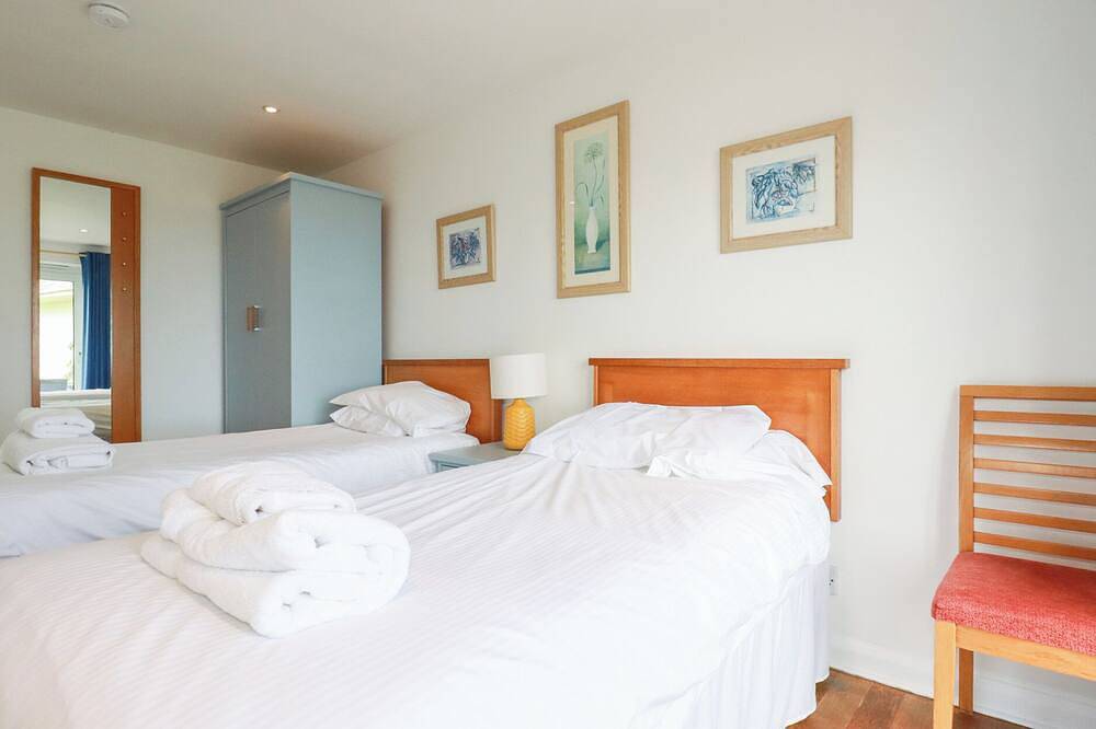 The Beach House, family friendly, country holiday cottage in Porth in Porth, Newquay