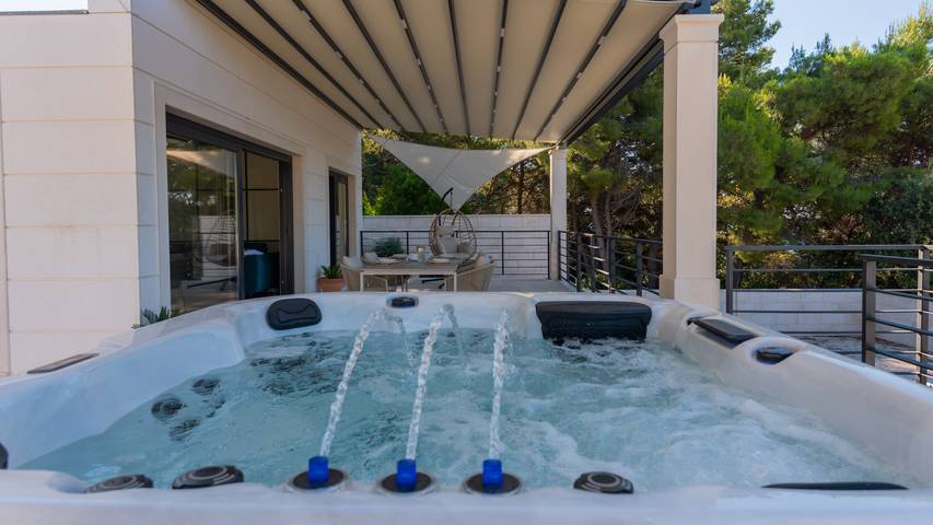 Casa Bianca-Brac by Villas Guide in Selca, Brac