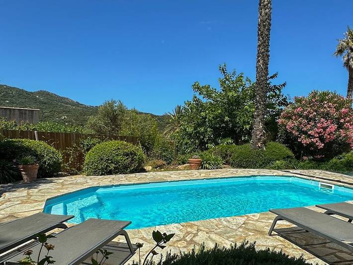 Villa pour 6 personnes, avec Terrasse ainsi que Jardin et Piscine à Monticello