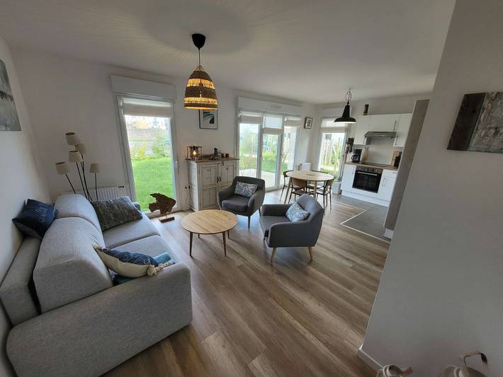 Entire apartment, Charming modern apartment with garden and private parking in Wimereux, Boulogne-sur-Mer region
