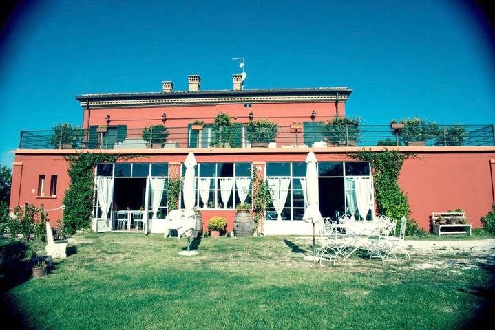 Appartamento per 6 persone, con Balcone e Terrazza nonché Giardino e Piscina a Coriano