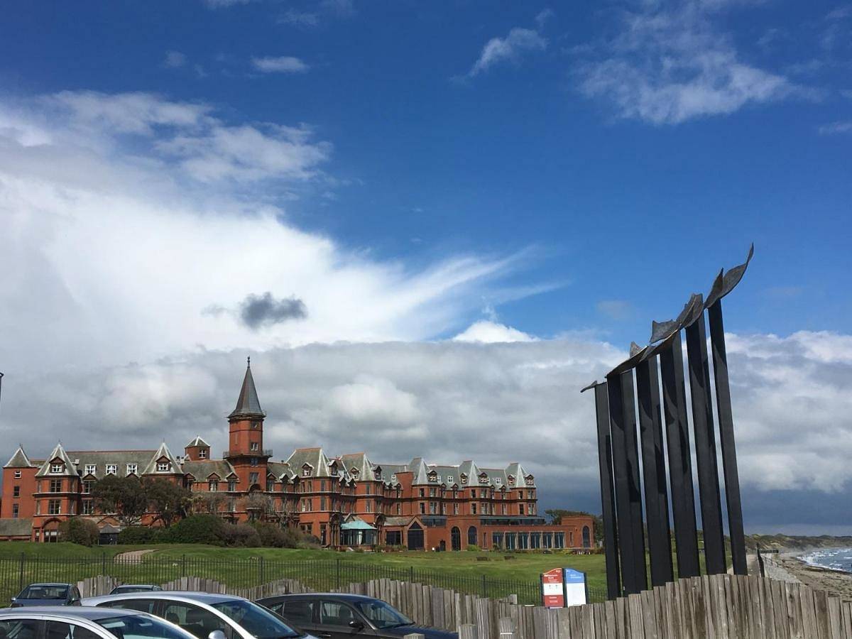 Entire apartment, Three-Bedroom Apartment in Newcastle (County Down), County Down