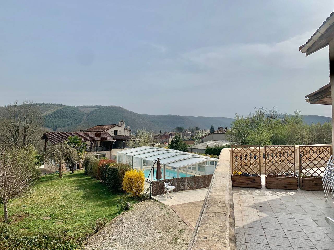 Apartamento entero, Aube-sur-la-Vallée, weitläufig mit Blick auf das Tal in Saint-Géry, Quercy