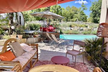 Gîte pour 10 personnes, avec jacuzzi et sauna ainsi que jardin et balcon, animaux acceptés à Labastide-Marnhac