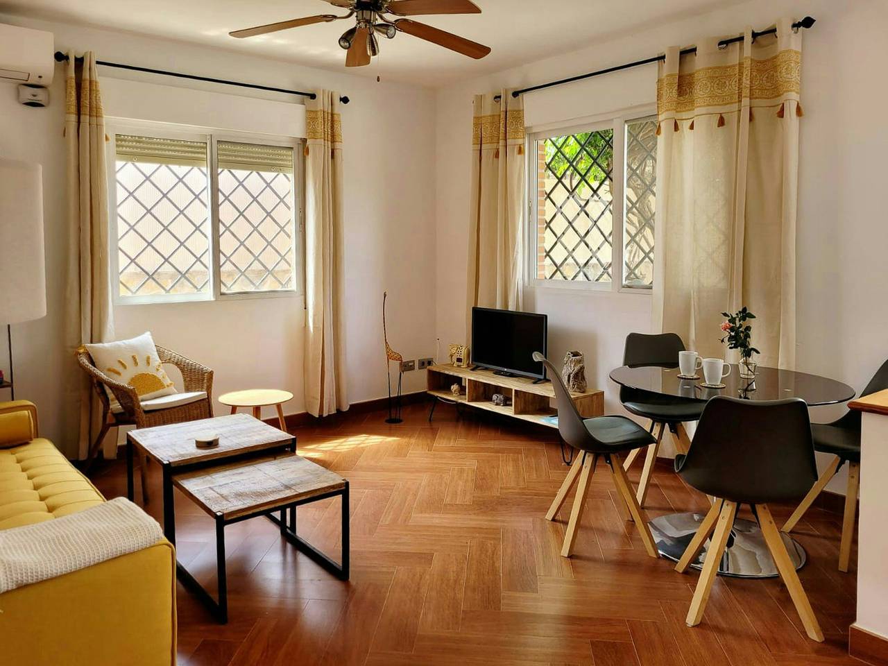 Casita en torre del reloj cerca de Málaga in Benajarafe, Vélez-Málaga