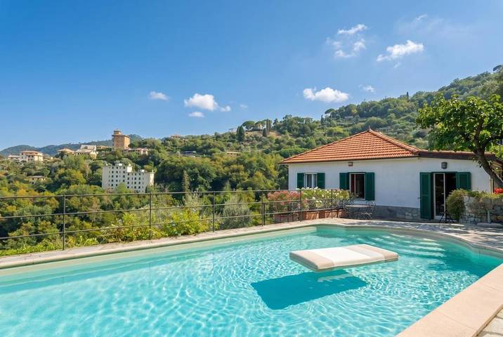 Villa per 11 persone, con Balcone e Idromassaggio nonché Terrazza e Giardino a Santa Margherita Ligure