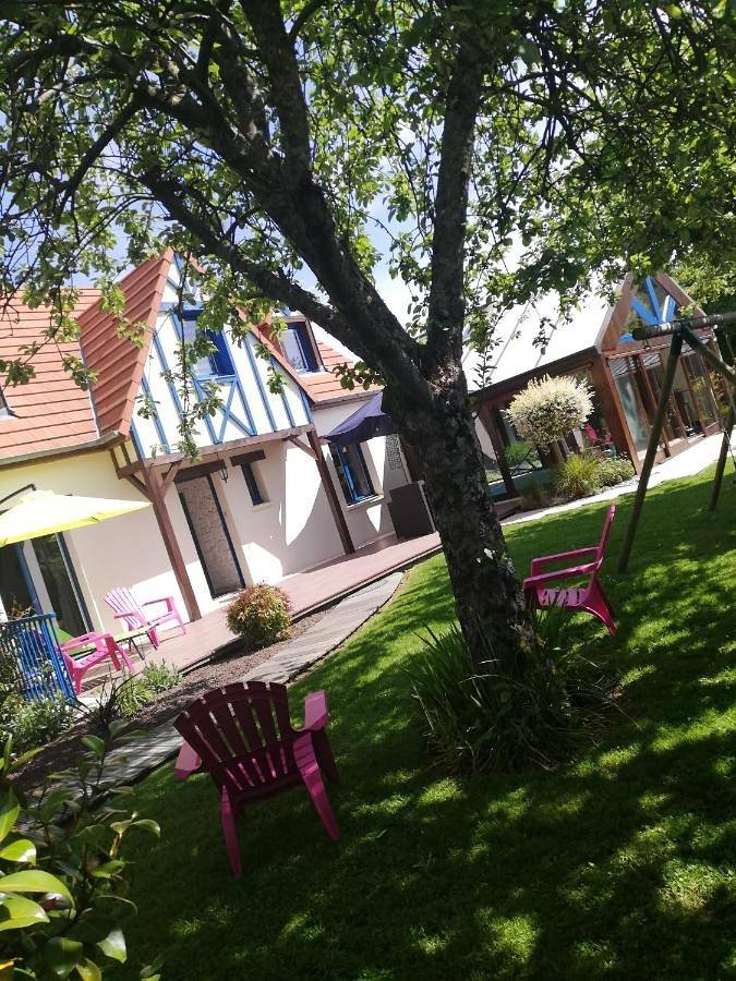 Location de vacances pour 6 personnes, avec jardin et piscine ainsi que sauna et vue, animaux acceptés dans Vire Normandie - 2