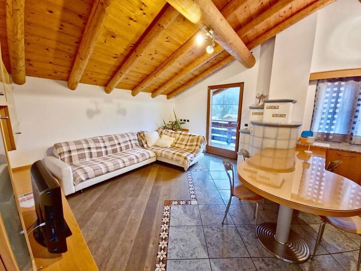 Baita per 4 persone, con panorama e giardino in Val di Fassa