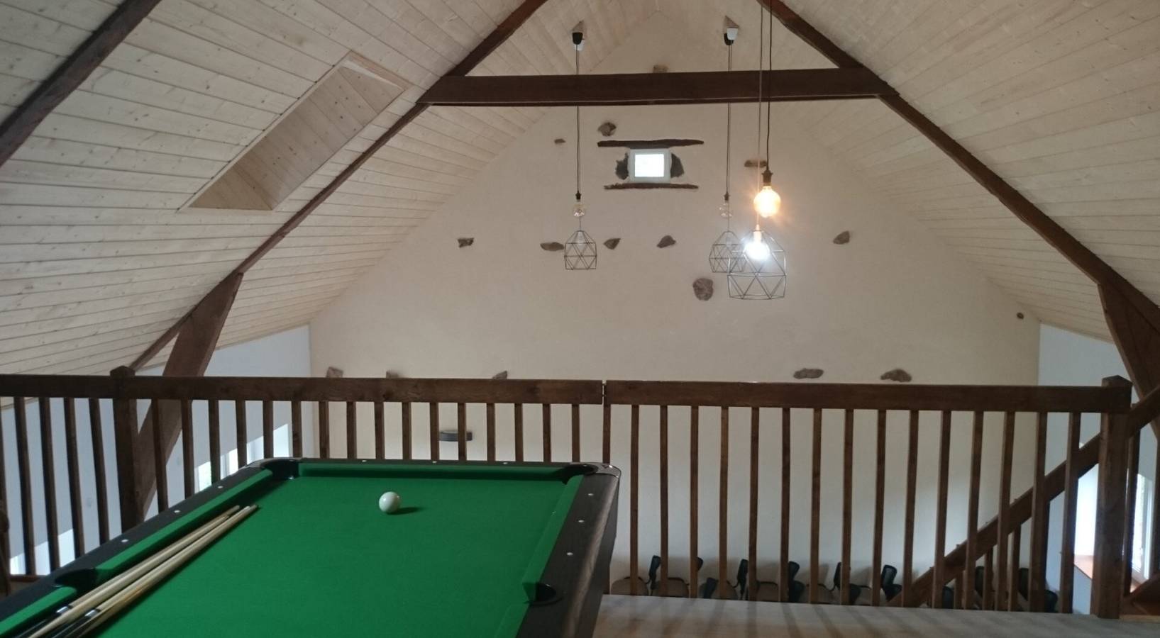 Maison de vacances « Gîte 18 personnes avec étang » avec vue sur le lac in Saint-Jacques-d'Ambur, Puy-de-Dôme