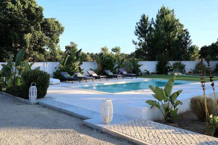 Chalet para 8 personas, con piscina además de terraza y vistas, Se admiten mascotas en Setubal