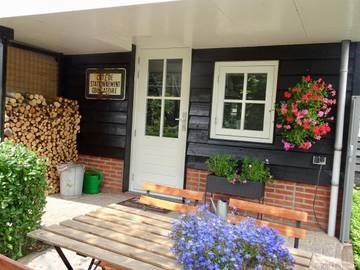 Location de vacances pour 2 personnes, avec jardin ainsi que sauna et vue dans Lekkerkerk