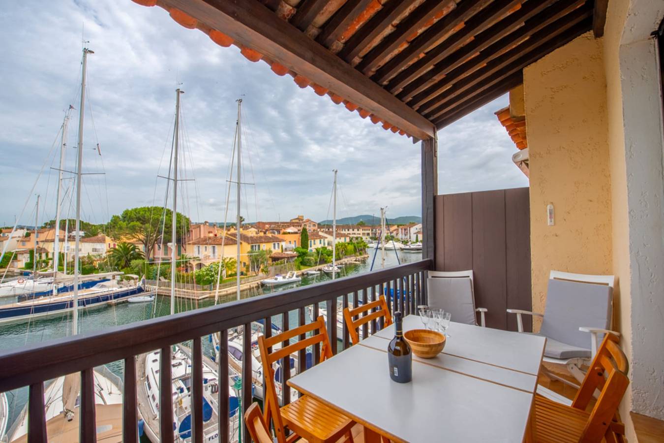 Ganze Wohnung, Ferienwohnung für 4 Personen mit Balkon in Port Grimaud, Grimaud