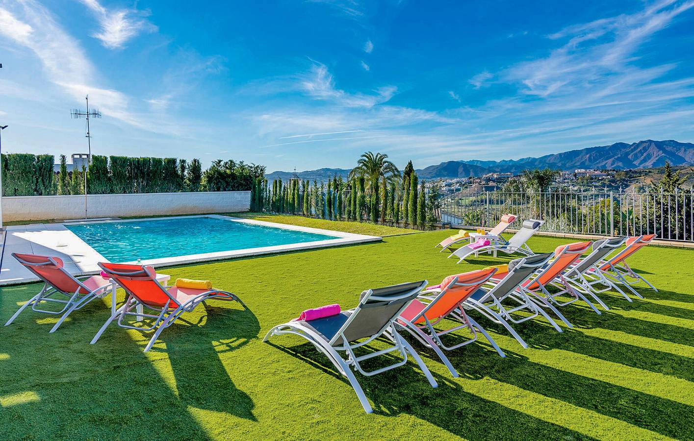 Feriehus for 10 personer med terrasse in Mijas Costa, Mijas