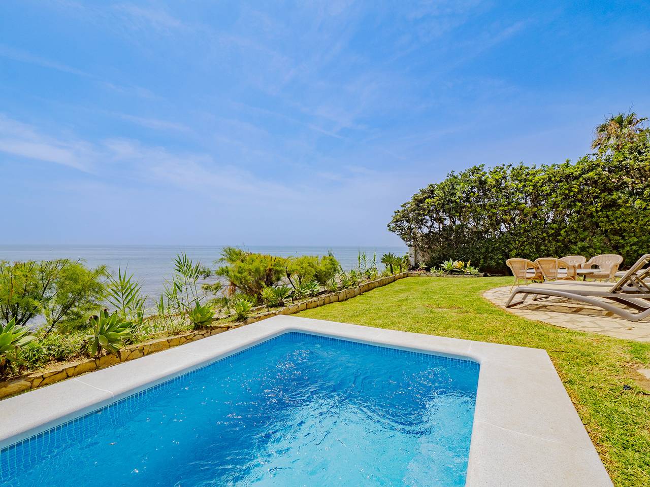 Cubo's Beachfront Villa Khayyam in Mijas Costa, Mijas
