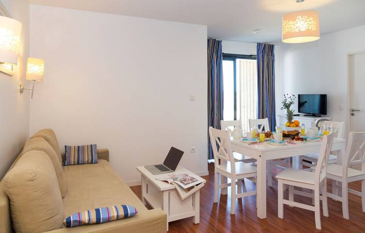 Gîte pour 4 personnes, avec balcon et piscine dans Plage De La Falaise - 2