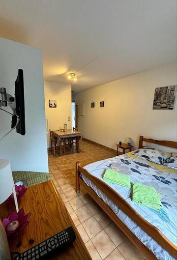 Gîte pour 2 personnes, avec terrasse dans Thermes des Hespérides