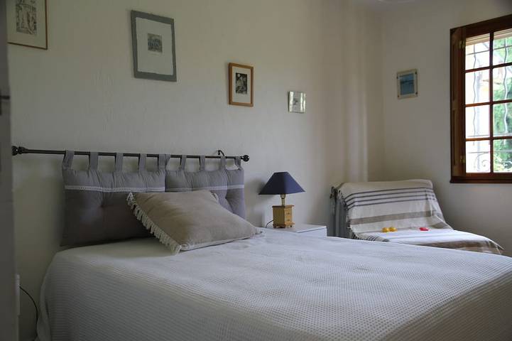Location de vacances pour 6 personnes, avec jardin et terrasse, animaux acceptés à Ampus - 3