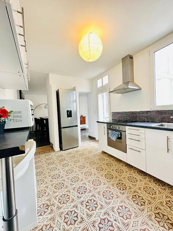 Twin Room with Private Bathroom in Reims, Marne