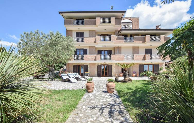 Acogedor apartamento en Caiazzo con aparcamiento, aire acondicionado, terraza y jardín in Caiazzo, Provincia de Caserta
